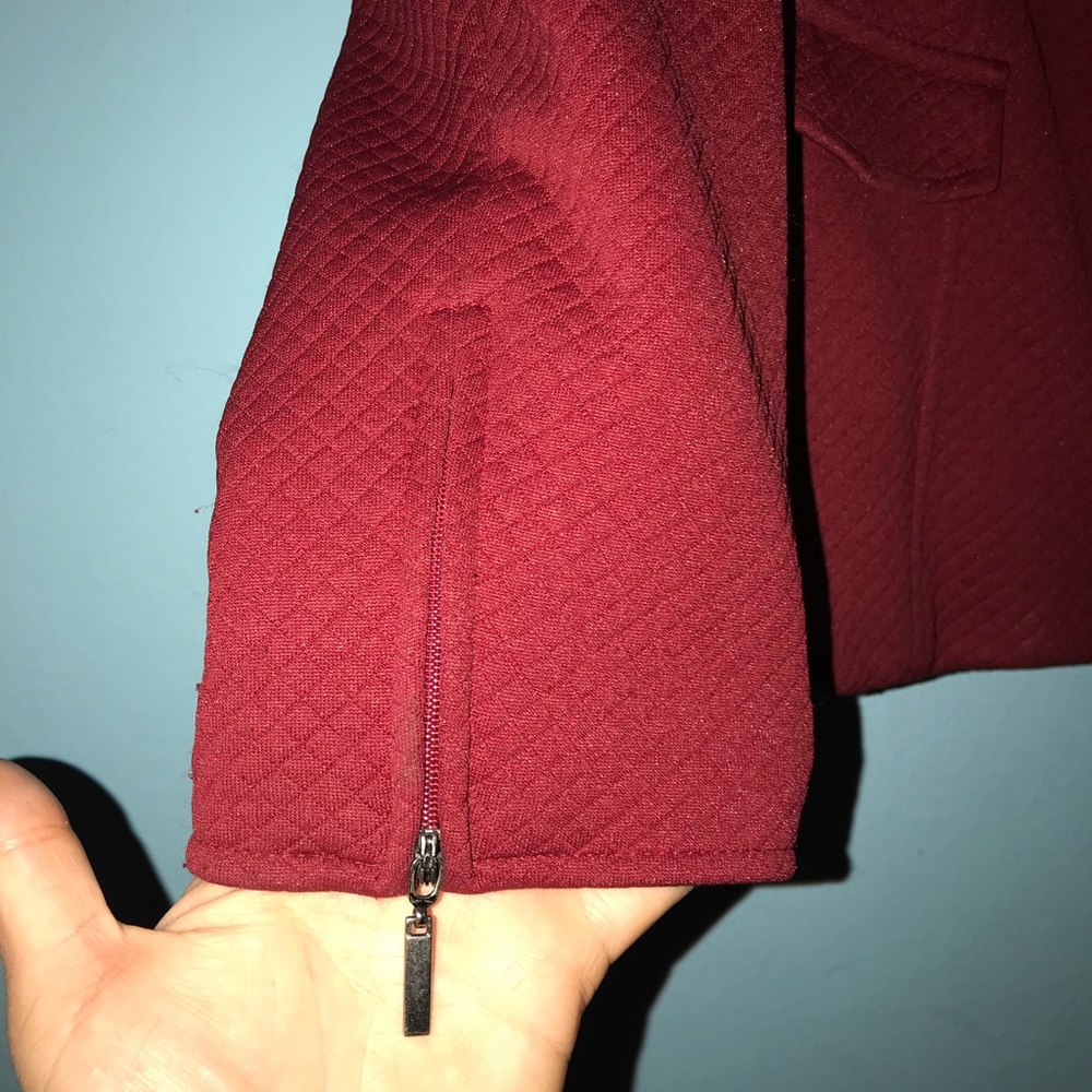 Red jacket - Picture 3 of 6